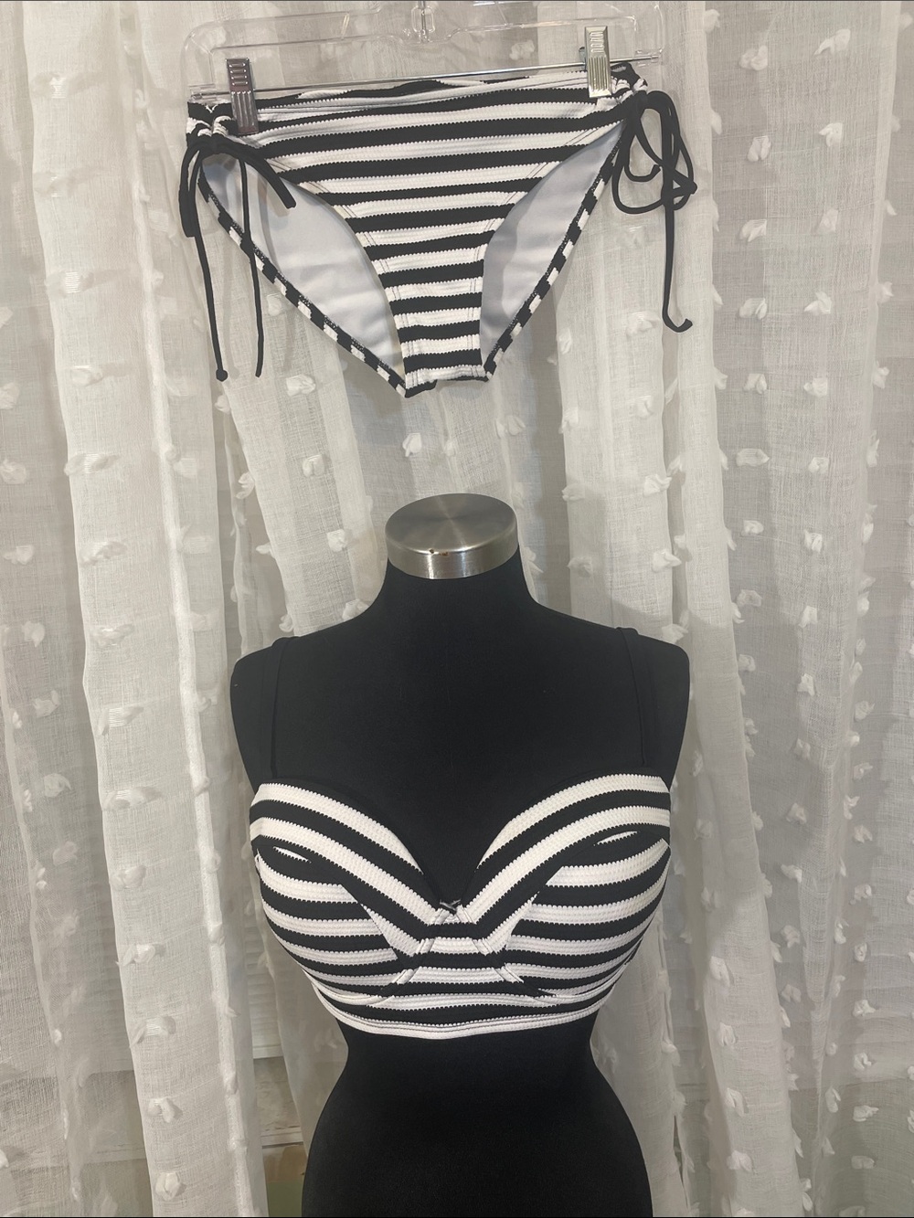 Xhilaration Black & White Bikini Top D/DD Bottoms LG